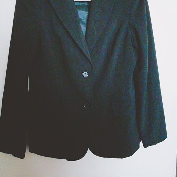 Blazer - Picture 2 of 2
